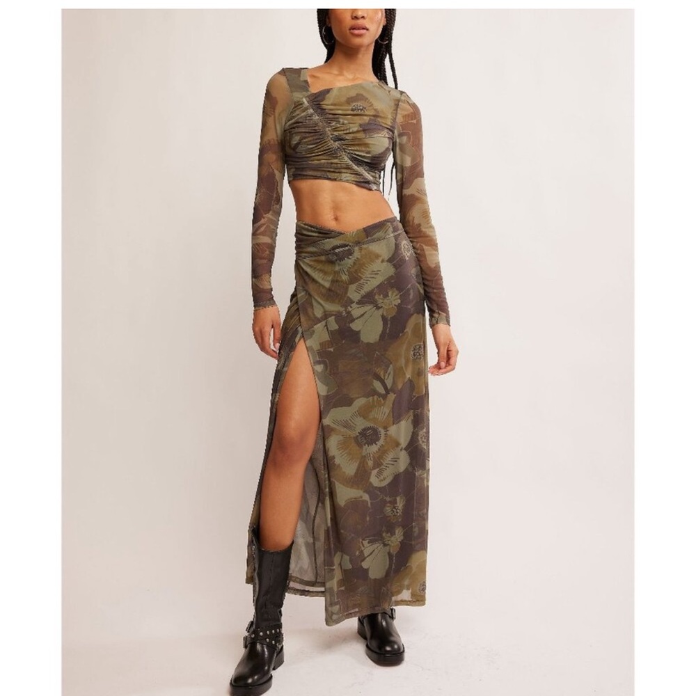 NWT FREE PEOPLE SuperNova (2 PC) Army Combo  SZ: L$165